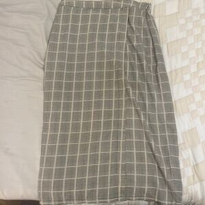 Medium Wrap Grd Skirt